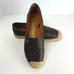 **NEW - NEVER WORN ** Calvin Klein Popular Brown Leather Espadrille Print Flat